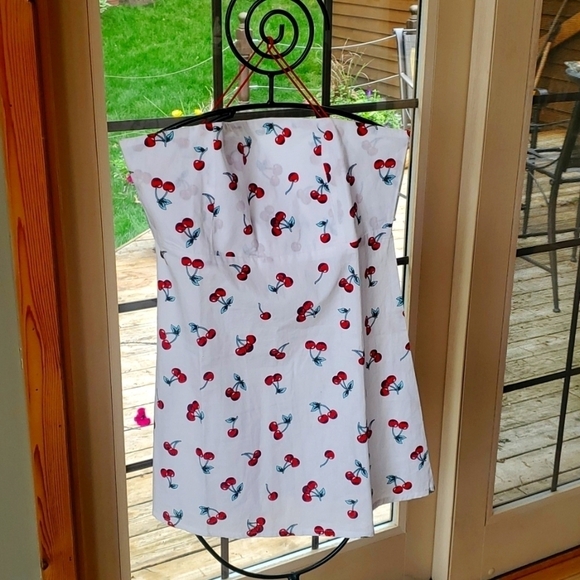 Zaful Strapless Summer Pickin Cherry Forever Young Sz. L Dress - Picture 1 of 13